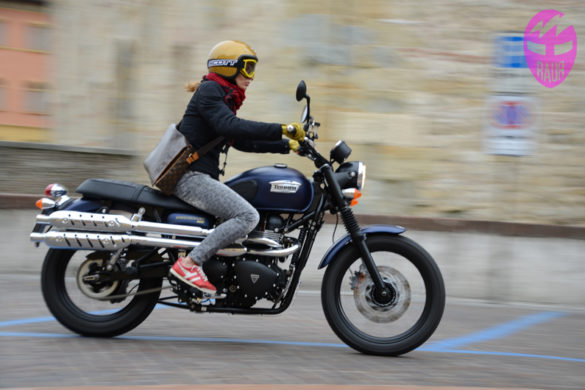 Triumph Scrambler blue matt